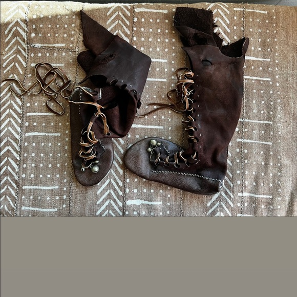 Brown leather moccasins - Picture 1 of 4